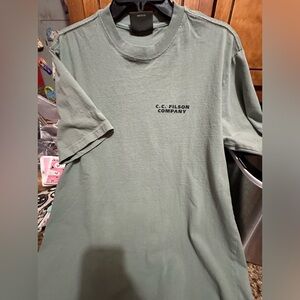 Men’s Filson tshirt. Size Large